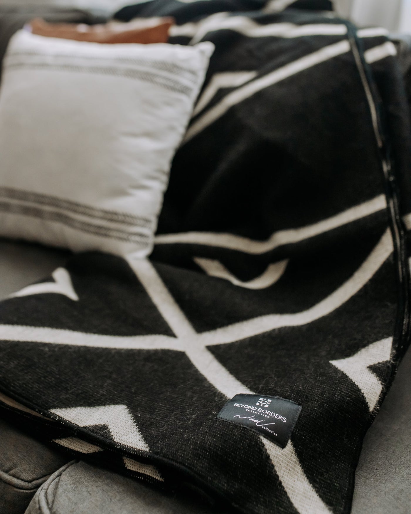 Diamante Blanket | Natural / Black