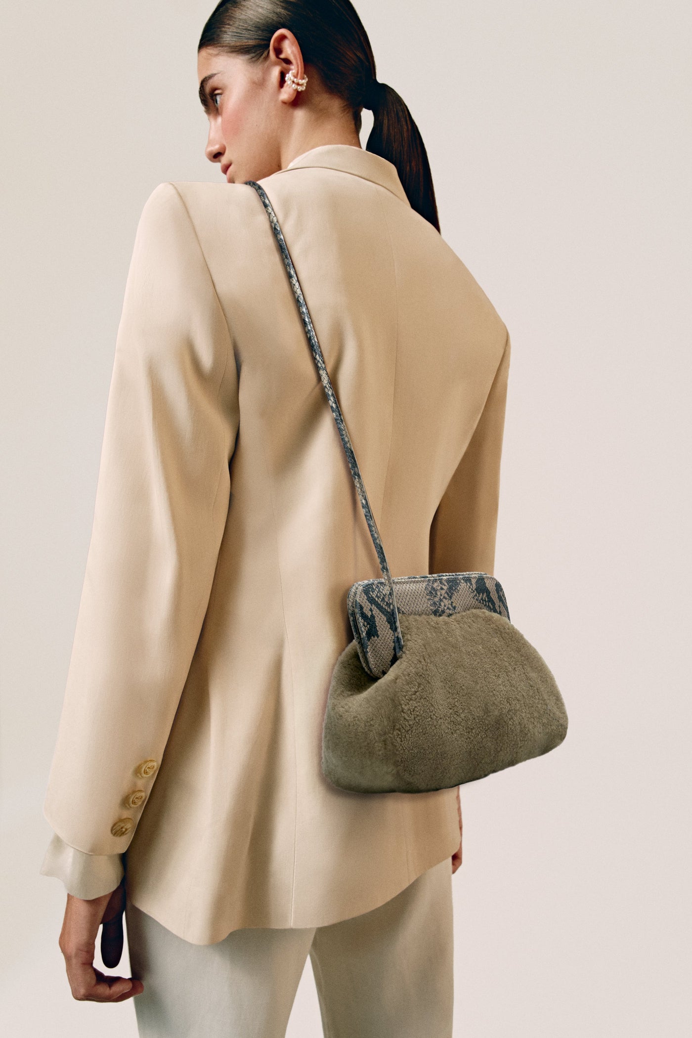 Constanza Clutch | Sheepskin Beige