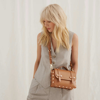 The WEEK/END Crossbody Handbag | Tan